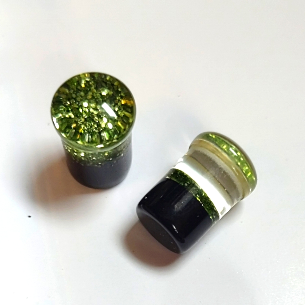 Size 0 Sparkly Green Gauges